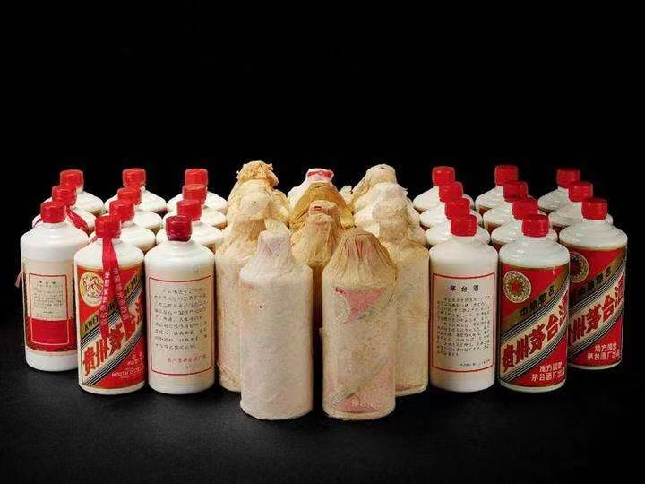 镜湖日照岚山回收酒价格哪里回收(附近上门回收茅台酒）?